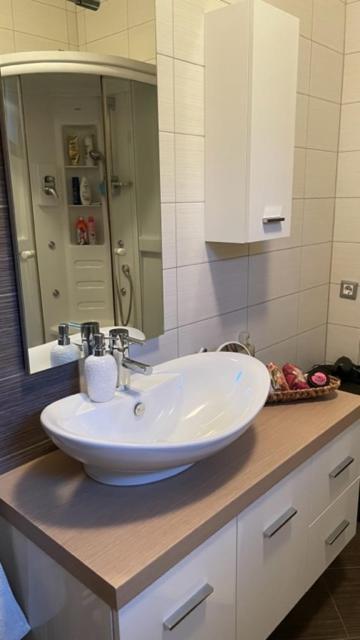 Apartment Marina Рийека Екстериор снимка